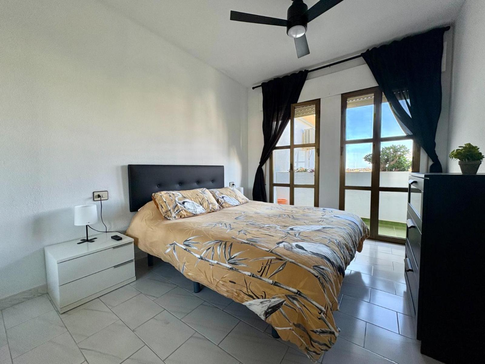 Kion Beach Appartment Mijas-Costa Малага Экстерьер фото