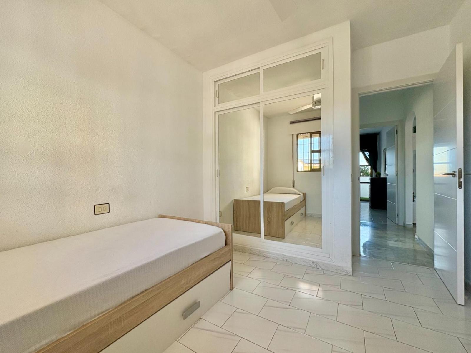 Kion Beach Appartment Mijas-Costa Малага Экстерьер фото